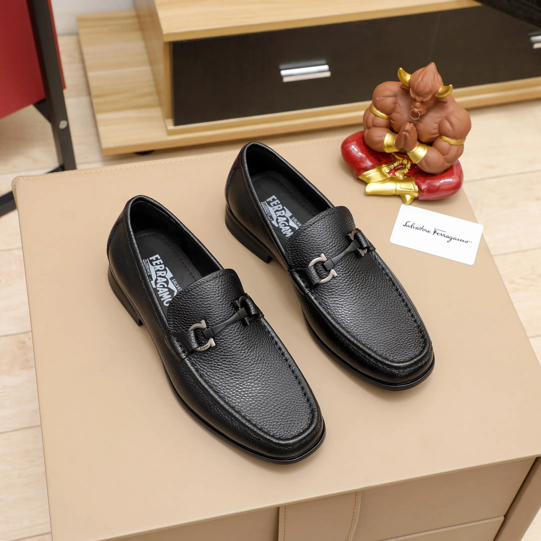 Men's shoes 💰540 🕷🕷🐂【Ferragamo】Ferragamo Popular fashion casual shoes🇨🇳Official website counter 1:1 production, original mold opening💯Good quality visible, imported high-end first-layer pebbled calfskin, water-dyed🐂leather lining🌿very clear texture, high-quality waterproof, non-slip and wear-resistant outsole🎋high quality and low price, truly handmade🍓black, coffee color, 2 colors available! Code number 38-45……